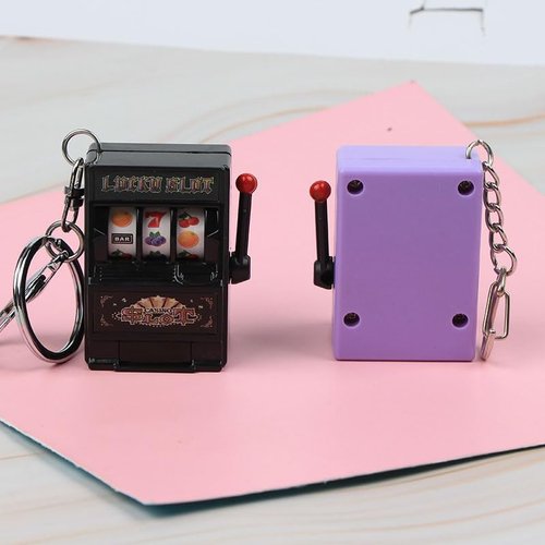 Opexicos 4Pcs Game Machine Keychain Mini Casino Lucky Charm Jackpot Key Chains Pendant Gifts