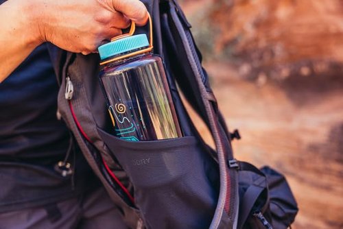 Gregory Zulu 28L Lt Unisex Hiking/Backpacking Pack, Freefloat Hipbelt, Internal Hydration Sleeve For Water Bladder, (Reservoir Not Included), One Size Fits All, Volcanic Black