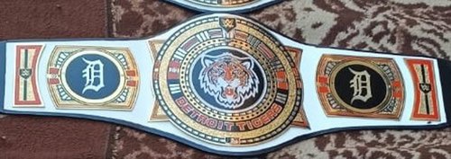 Universal Heavyweight Championship Legacy Wrestling Tiger Replica Title Belt – Authentic 1.5mm Brass Plates for Adults | Collectible Replica Belt & Synthetic Leather Strap | Perfect for Display & Cosplay