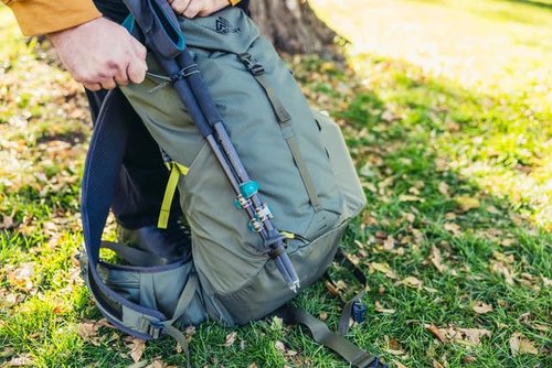 Gregory Zulu 28L Lt Plus Size Unisex Hiking/Backpacking Pack, Freefloat Hipbelt, Internal Hydration Sleeve For Water Bladder, (Reservoir Not Included), Plus Size, Forage Green