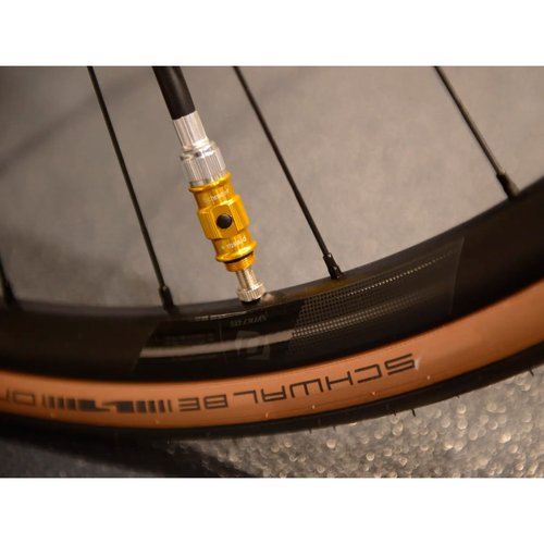 LEZYNE Macro Floor Drive High Pressure Bicycle Floor Pump with 2.5" Analog Gauge - Durable 220 PSI Tire Air Pump for Road/Track Bikes - Fits Presta/Schrader Valve - ABS Flip Chuck, Flat Black