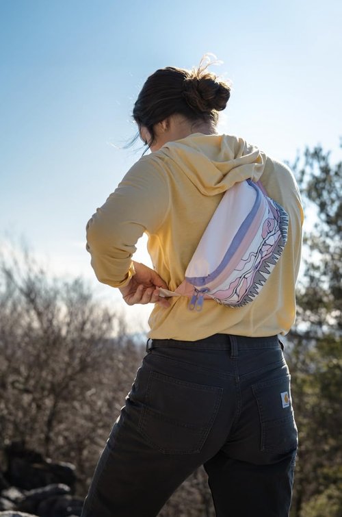 Oso Supply Co - Fanny Pack for Women and Men, Perfect Crossbody Running Pouch for Workouts, Hiking, Sports, Festivals, Outdoors, Traveling, Belt Bag Holds Phone and Accessories (Rocky Mountain)