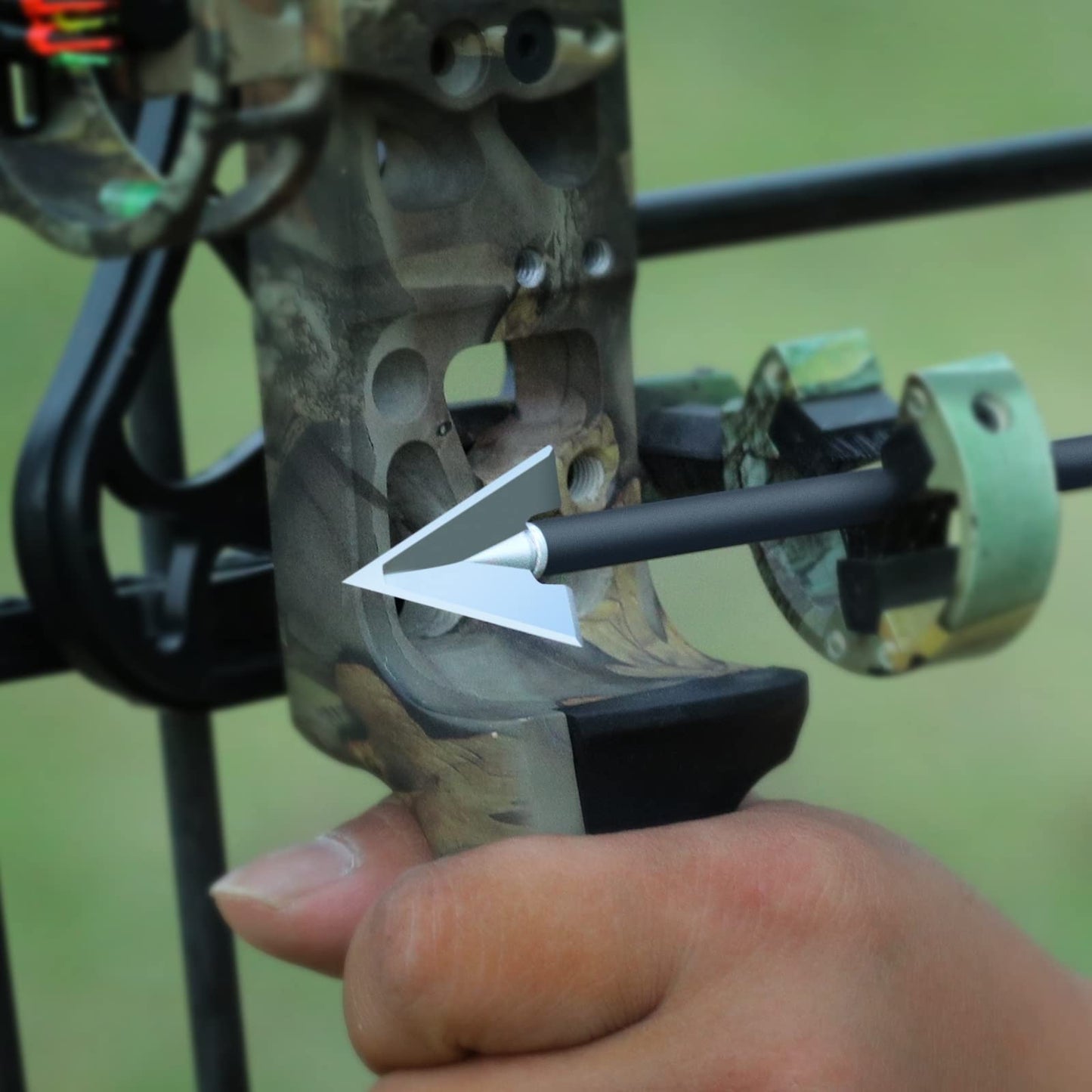 DEEPOWER 31 inch 100% Carbon Arrows with Fixed Blade Broadhead and Lighted Nocks 6 Pack for Compound Bow and Recurve Bow Shaft Spine 300/350/400/500