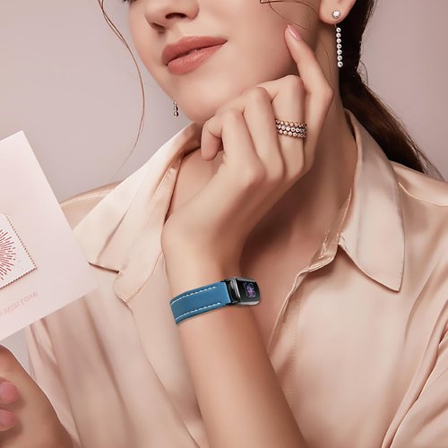 Lzwldan Leather Watch Band Compatible with Fitbit Luxe Band,Soft Genuine Leather with Magnetic Buckle Replacement Wristband for Fitbit Luxe Fitness Smart Watch for Women Men