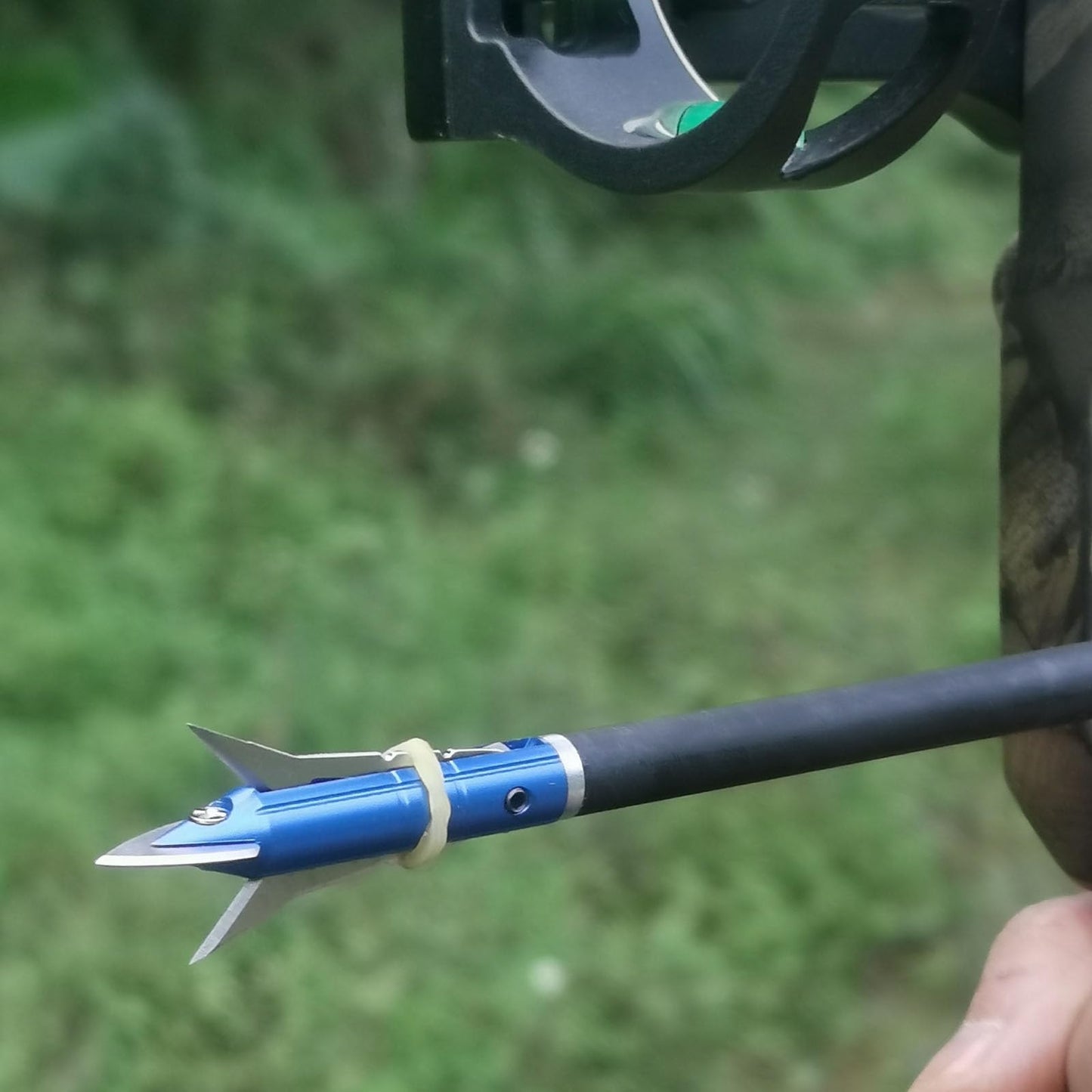 Flying Swifts Hunting Broadheads 12PK Cutting Blade Archery Broadhead 100Grain Screw-in Arrow Heads Arrow Tips Compatible with Traditional Bows and Compound Bow (Blue-1)