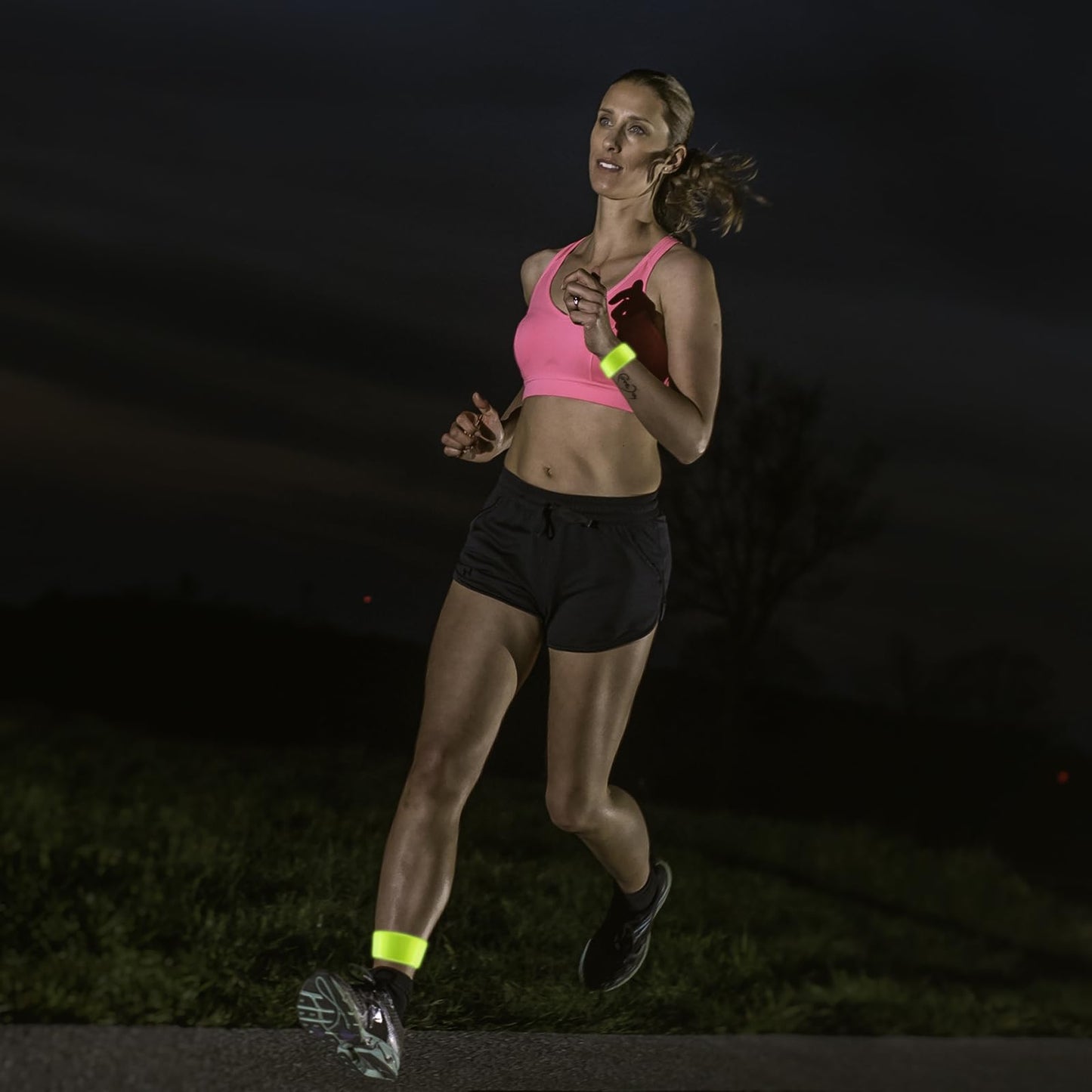 40 PCS Reflective Slap Bands,Reflector Snap Bands Fluorescent Slap Armbands Reflector Strips High Visibility Slap Safety Bands for Children Adults Boys and Girls When Cycling Running Jogging