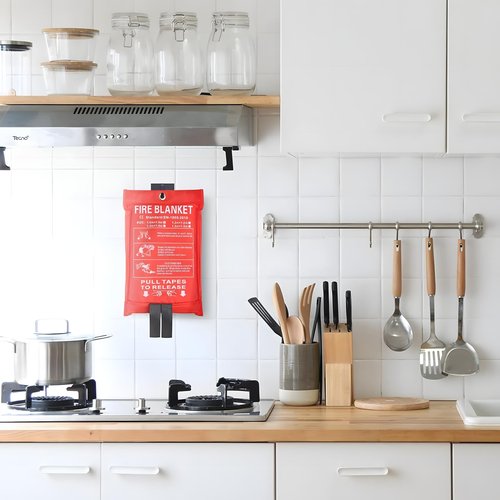 RZZLGY Emergency Fire Blanket HomeKitchen, Suitable for Emergency Fire Retardant, Protect Life Safety, 3 Packs Cover More Comprehensive, Kitchen, Car, Office, Warehous.