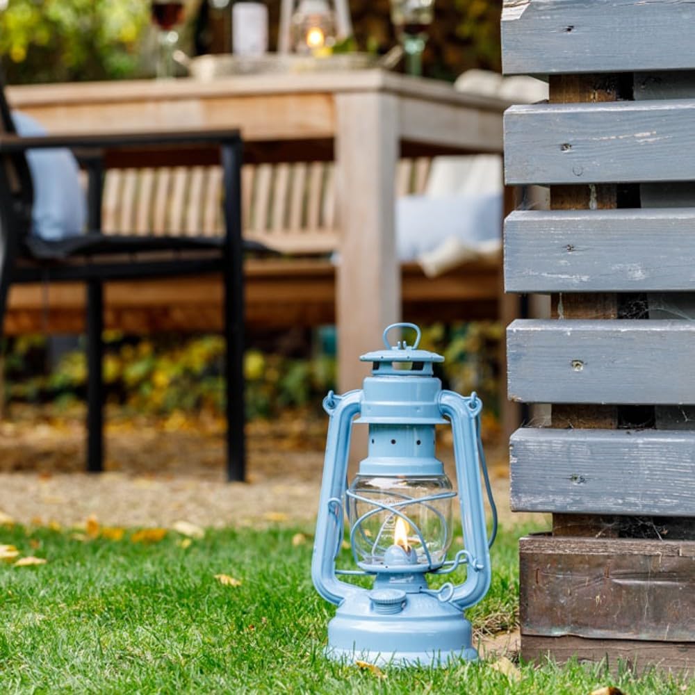 Outdoor Kerosene Fuel Lantern, German Made Weather Resistant Baby Special 276 Galvanized Hurricane Lamp for Camping or Patio, 10 Inches, Bronze
