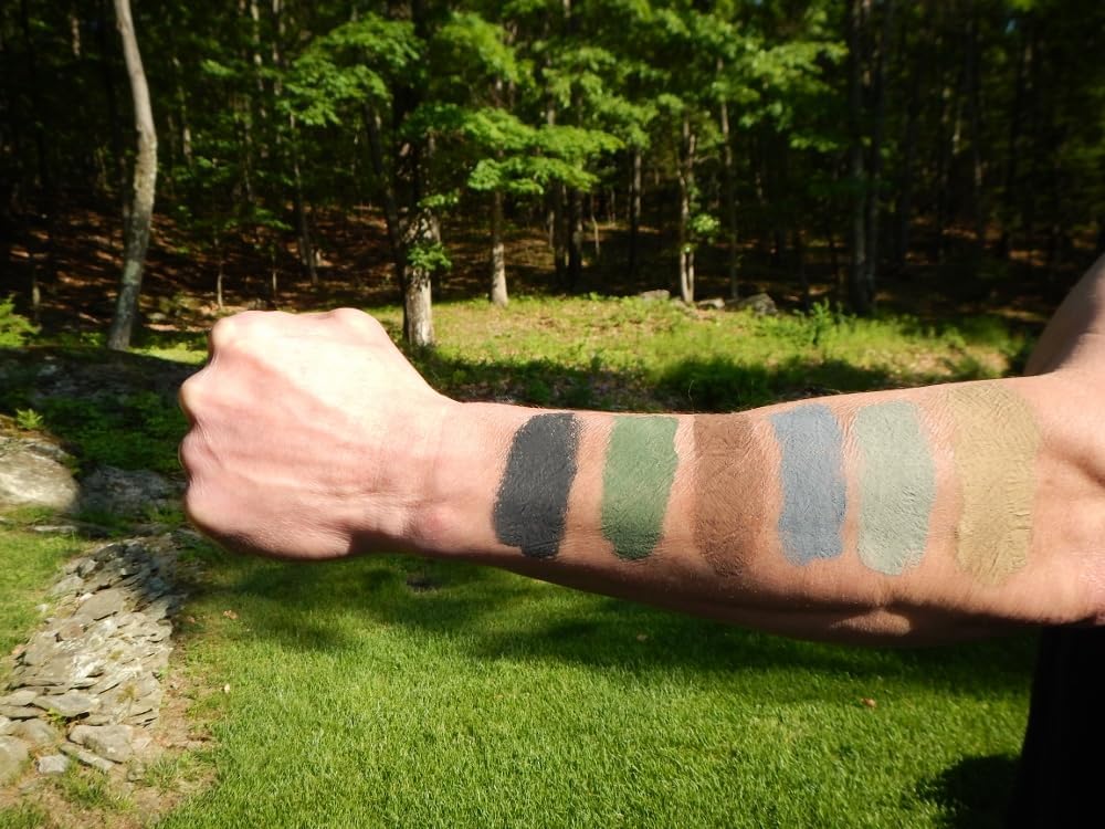 1 oz. Three-Pack Camo Facepaint. No grease. No glare. Easy to remove.