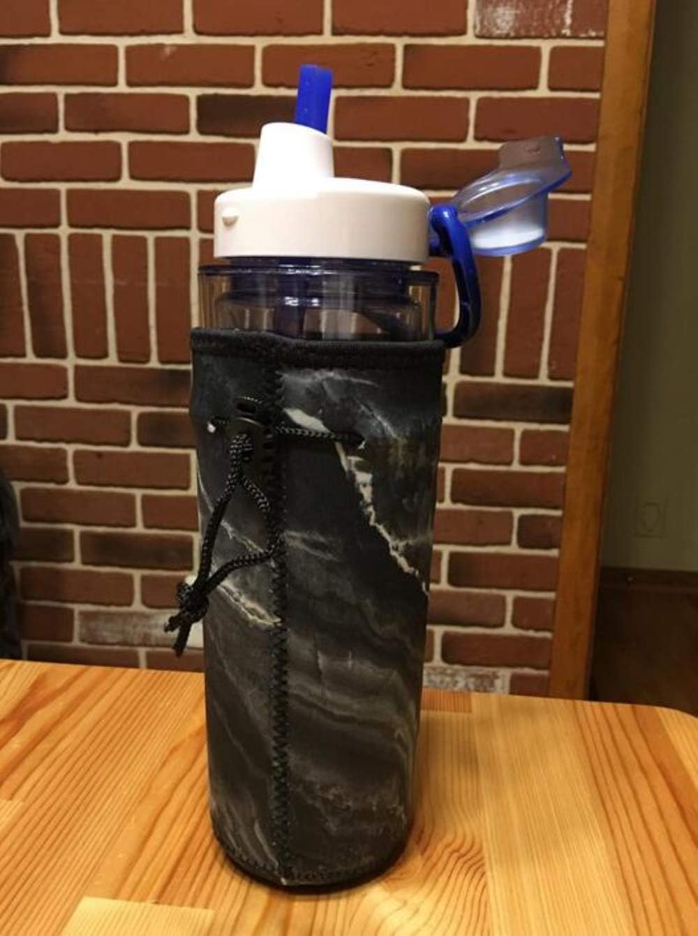 Water Bottle Carrier,Insulated Neoprene Water Gym Travel bottle Holder Bag Protector Sleeve Case Pouch Cover 0.6L or 0.75L, Great for Stainless Steel and Plastic Bottles (BLUE STAR)