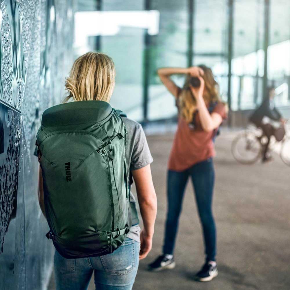 Thule Landmark 40L Travel Pack, Obsidian