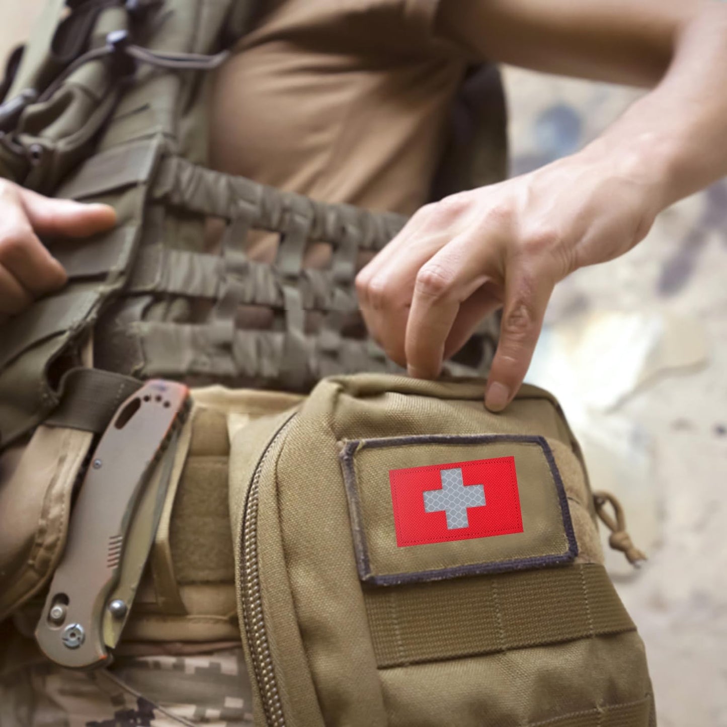 FORWOMLM 4pcs IR Reflective Red Cross Medic Patches Infrared EMS EMT Tactical Military Armband Hook and Loop First Aid Morale Patches for IFAK EDC Bag Plate Carrier Backpacks