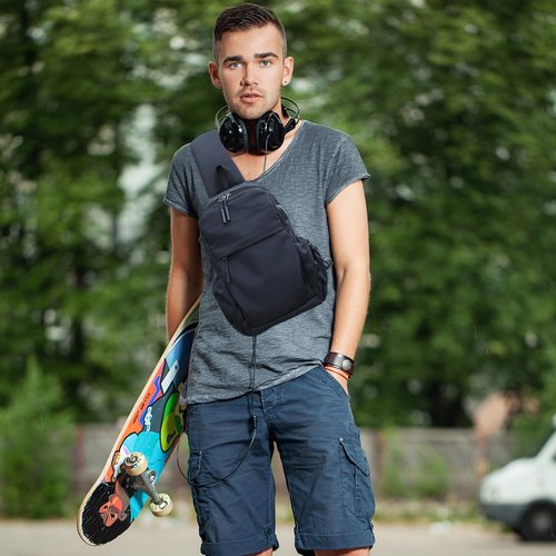 Sling Bag Crossbody Bag Sling Backpack for Men Women, Shoulder Bag Chest Crossbody Bag for Men, Lightweight Waterproof Sling Bag for Men Women USB Charging Port Travel Hiking