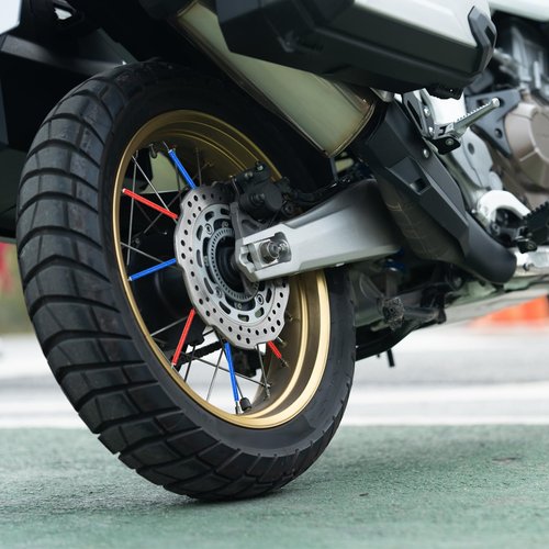 HARFINGTON 72pcs Bike Reflective Spoke Skins 0.2" Plastic Bicycle Spoke Reflectors Spoke Covers Trim Wrap Wheel 360°Visibility for Road Mountain Bike Motorcycles Decoration, White