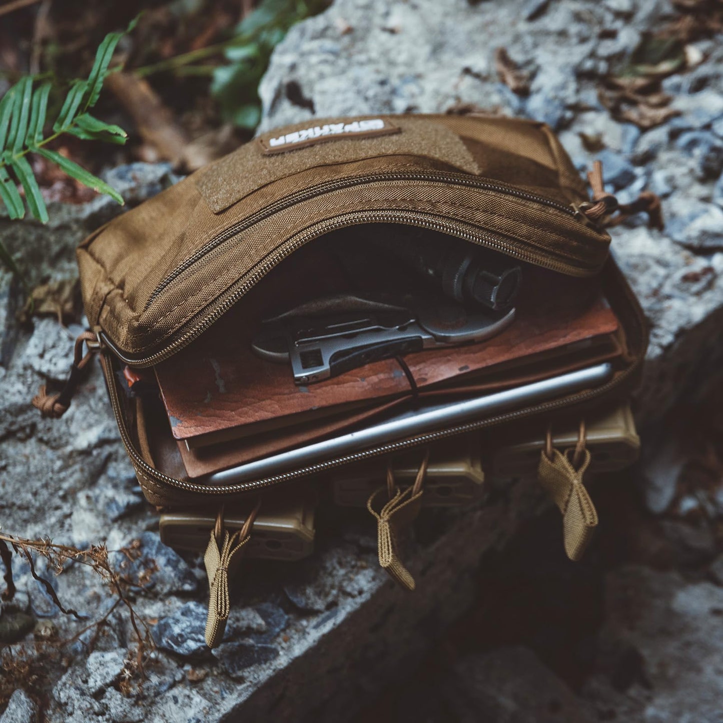 EXCELLENT ELITE SPANKER Tactical Mag Admin Pouch Molle Utility Tool Pouch Medical EDC EMT Bag with Triple Mag Pouch for M4 M16(Coyote Brown)