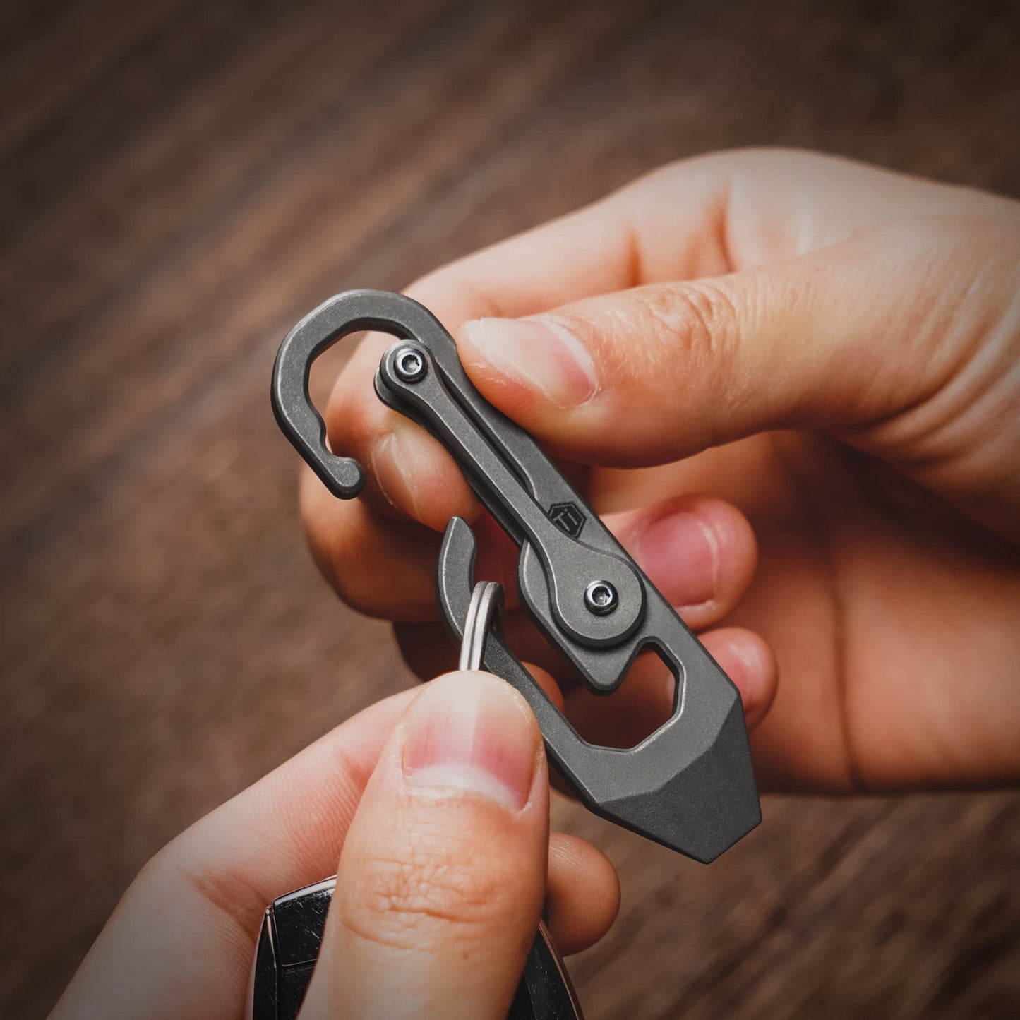 KeyUnity KU04 Titanium Carabiner Keychain Tool, Quick Release Carabiner with Pry Bar Function for Everyday Carry