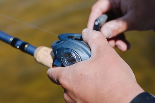 Pflueger 7' President Baitcast Low Profile Reel and Fishing Rod Combo, Medium Power, 1-Piece 24T Carbon Rod, Aluminum Spool