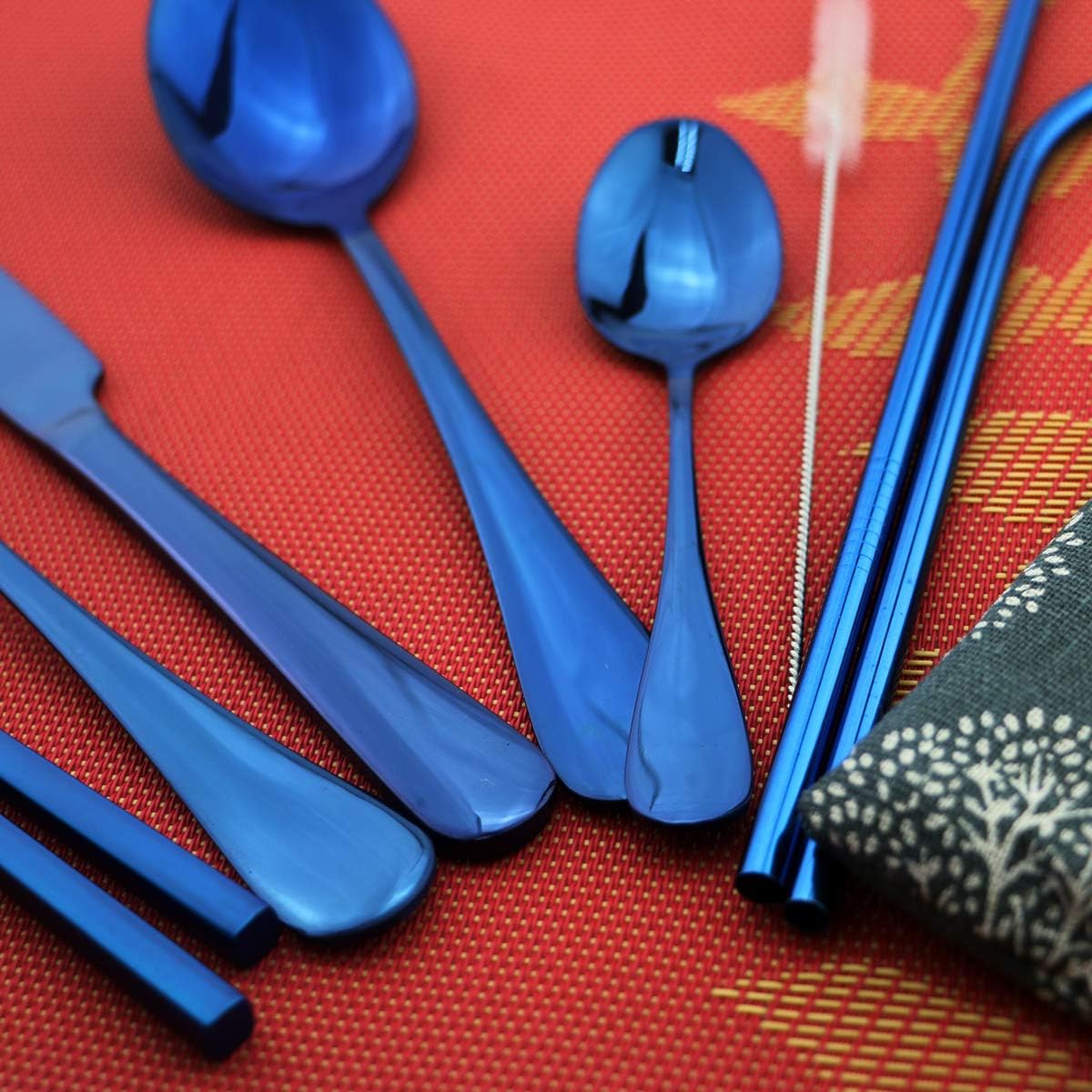 8 Pieces Stainless Steel Mirror Poblished Flatware Set Reusable Cutlery Set Travel Utensils Set with Straws for Camping Office or School Lunch,Dishwasher Safe (Rose Gold)