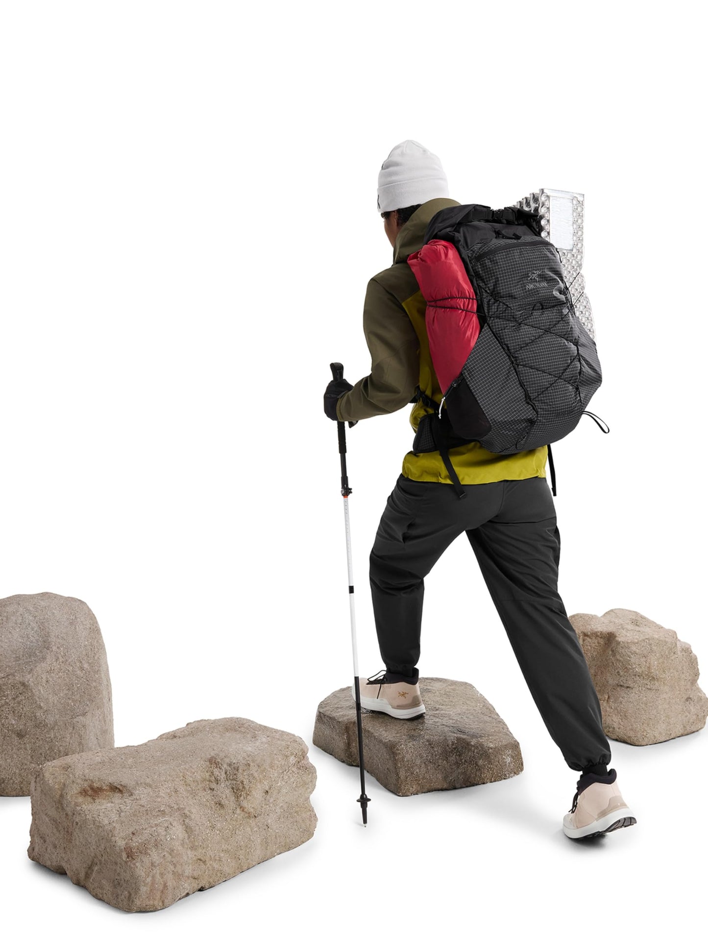 Arc'teryx Aerios 35 Backpack | Precision-Fit Ultralight 35L Hiking Pack | Black, Regular