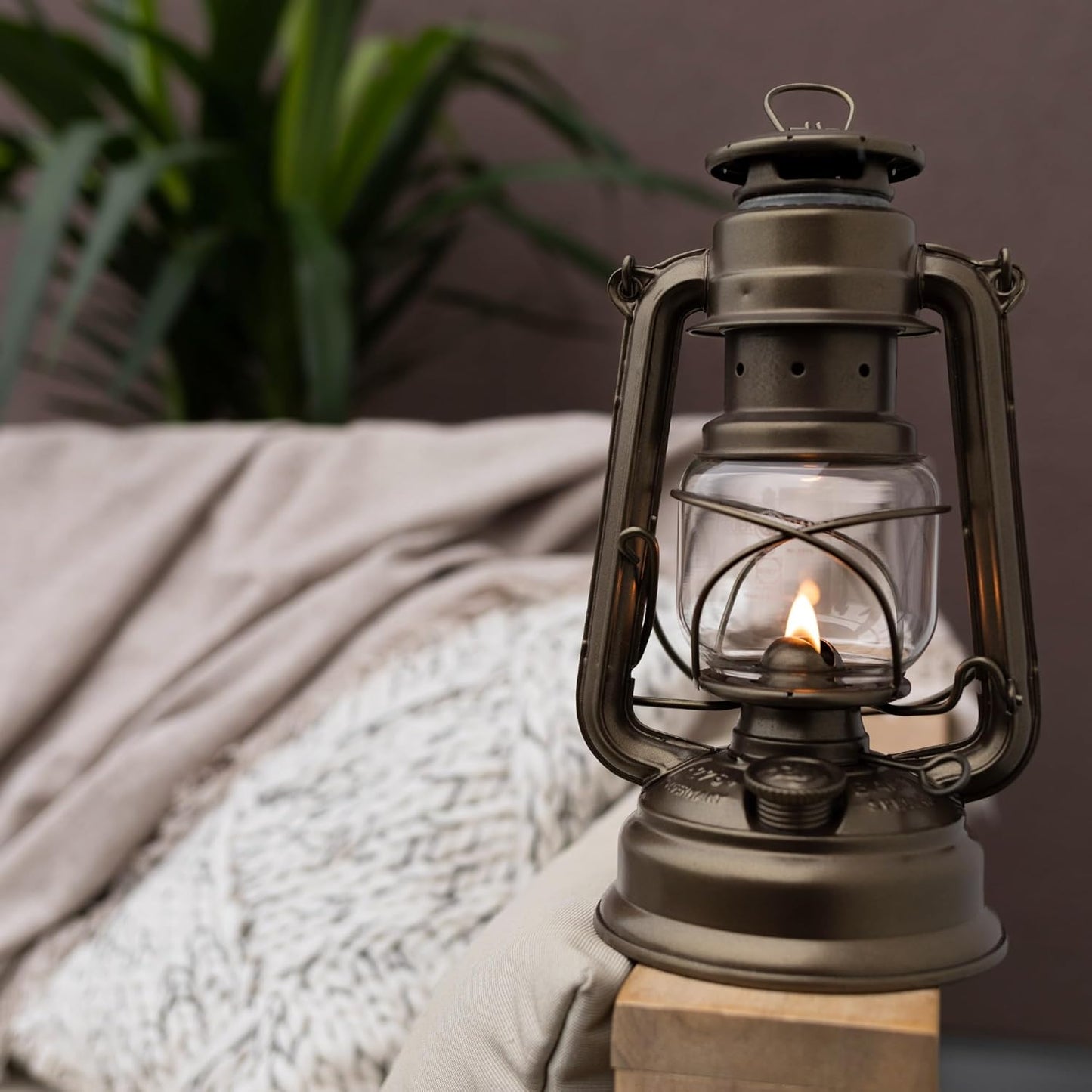 Outdoor Kerosene Fuel Lantern, German Made Weather Resistant Baby Special 276 Galvanized Hurricane Lamp for Camping or Patio, 10 Inches, Bronze