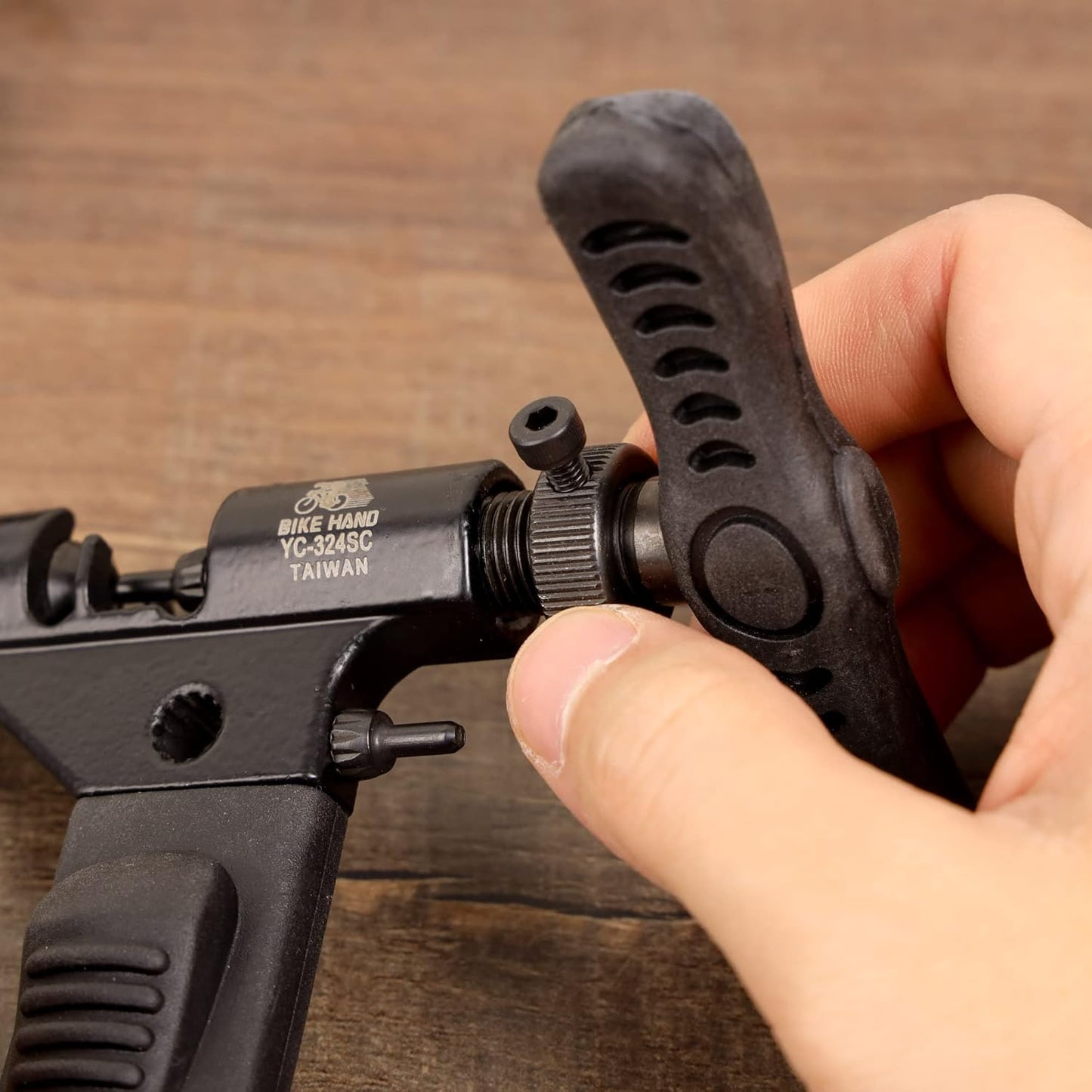 BikeHand Bike Bicycle Professional Chain Rivet Remover Breaker Tool with Spare Replaceable Driving Pin - Compatible with Shimano & Campagnolo - Single to 12 Speed and BMX Half Link