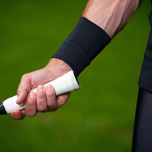 Back on Track Classic Wrist Brace 2-Way Stretch 1300 with Welltex Technology, Black, Small