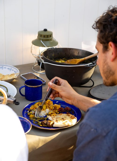GSI Outdoors Mesa 2-Person Enamelware Dining Set 6-Pieces – Lapis with Bronze-Finished Stainless Steel Rim, Dishwasher Safe, Lapis
