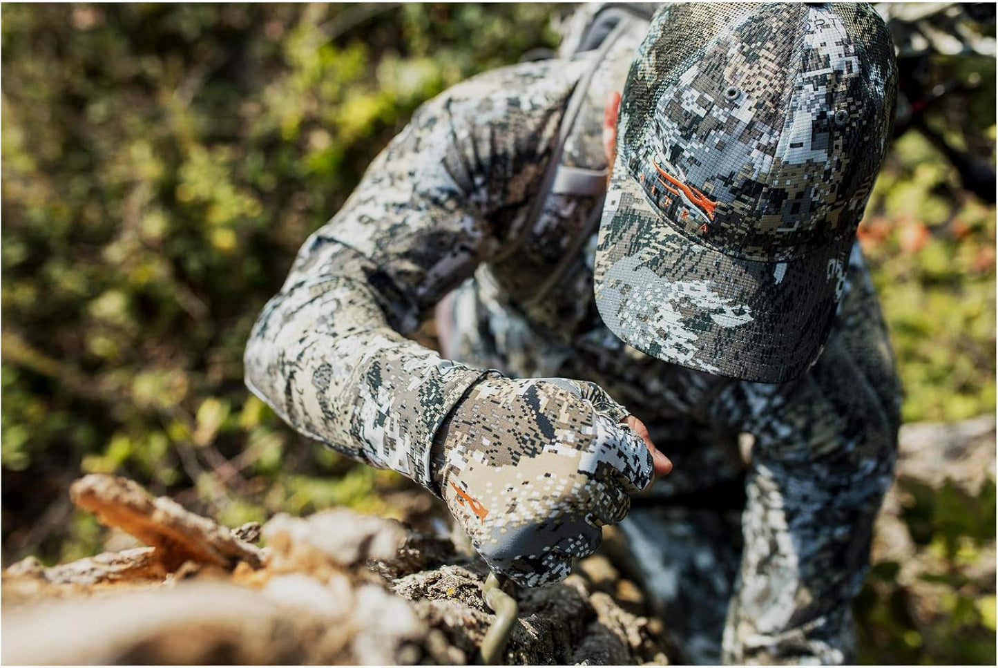 Sitka Men's Fanatic Whitetail Optifade Elevated II Camo Hunting Gloves