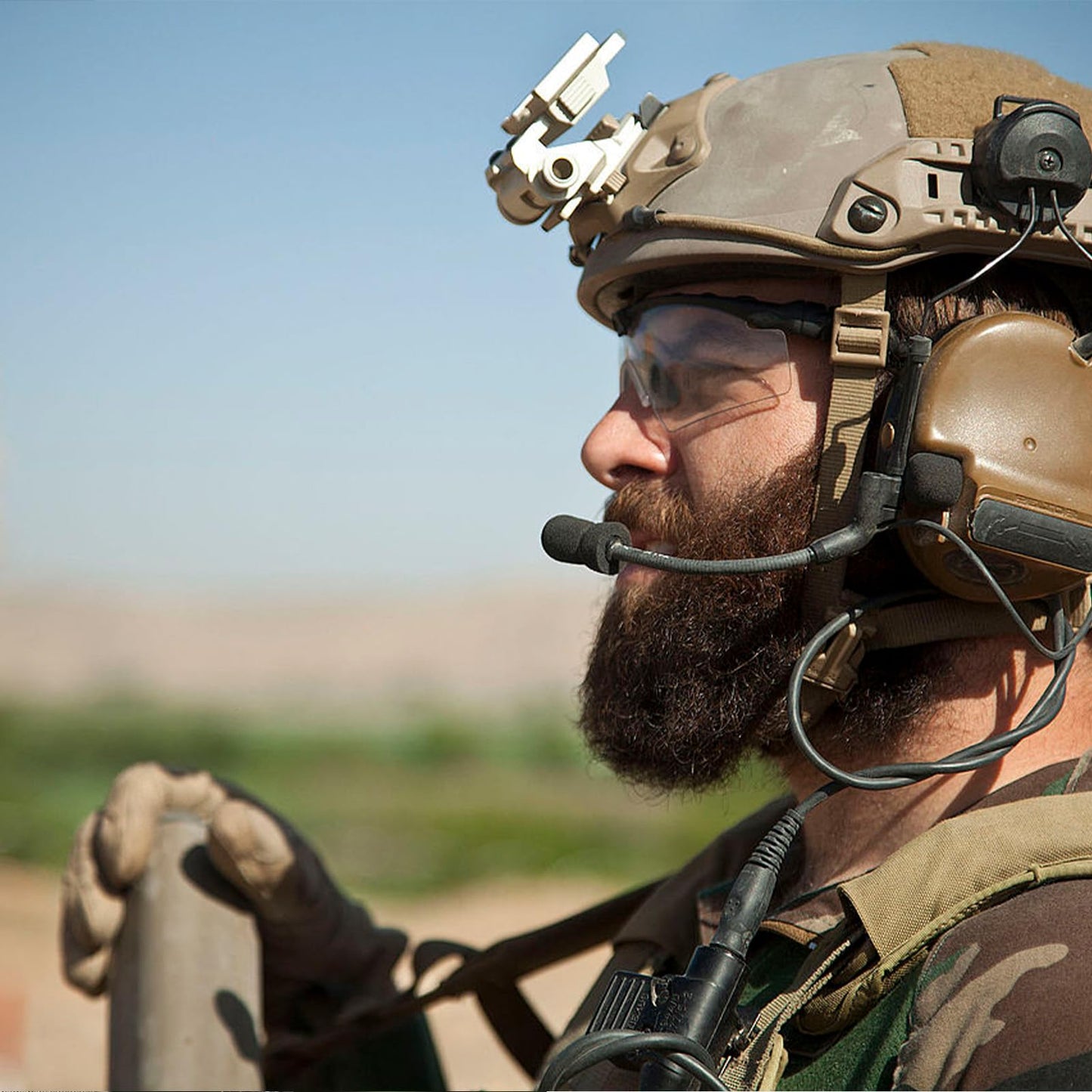 Gexmil CNC PVS15/18 Night Vision Goggles Mount for L4G24 NVG Mount and Tactical Helmet Battery Pouch MK2 Helmet Battery Pack(Black)