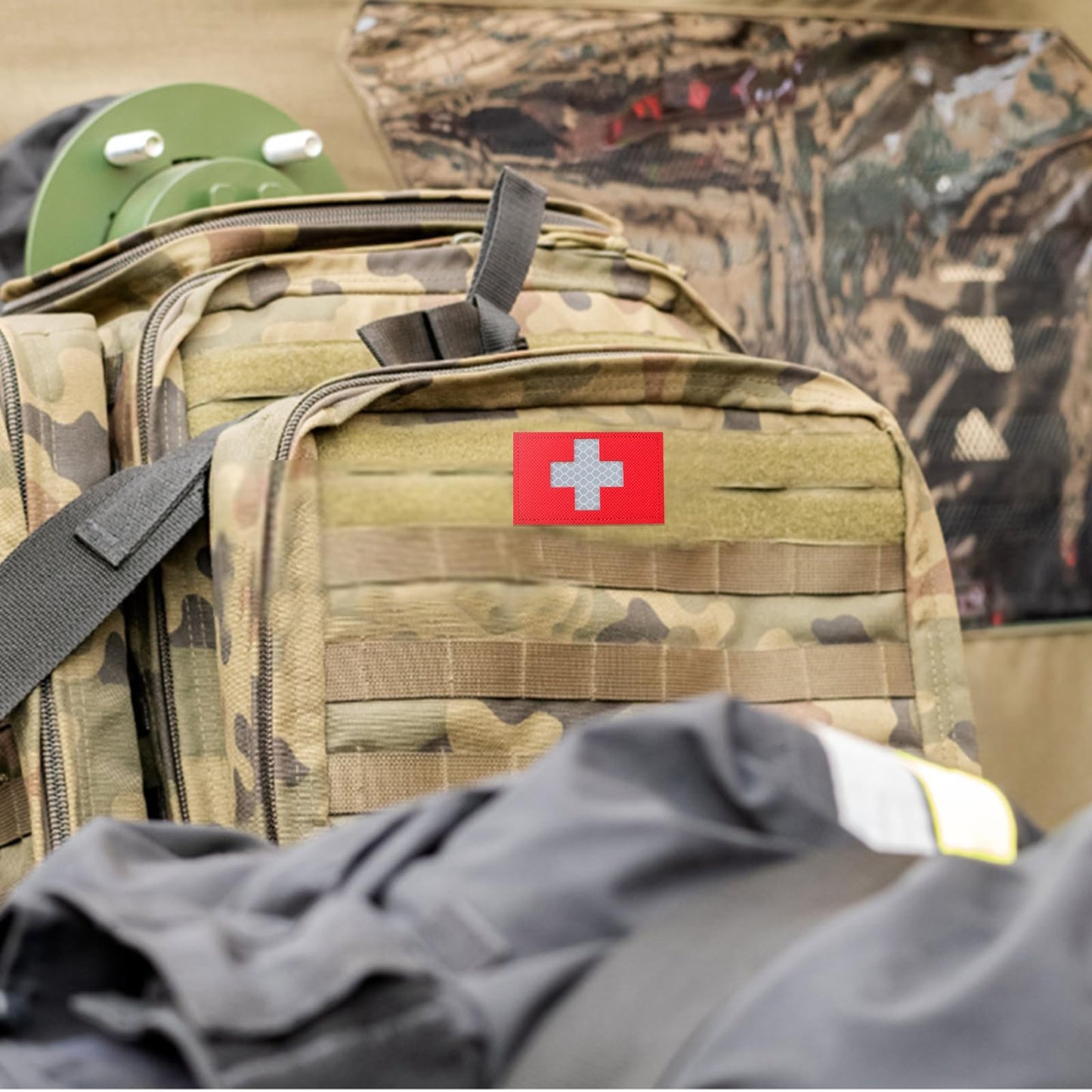 FORWOMLM 4pcs IR Reflective Red Cross Medic Patches Infrared EMS EMT Tactical Military Armband Hook and Loop First Aid Morale Patches for IFAK EDC Bag Plate Carrier Backpacks