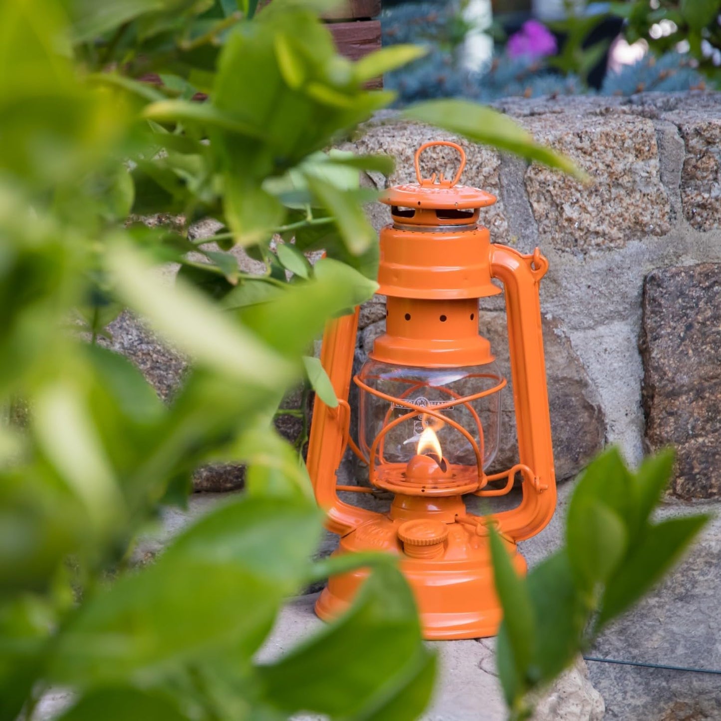 Outdoor Kerosene Fuel Lantern, German Made Weather Resistant Baby Special 276 Galvanized Hurricane Lamp for Camping or Patio, 10 Inches, Bronze