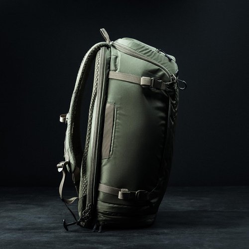 Eberlestock Fade Adapt Pack - EDC Backpack with Expandable Scabbard - Quick Disconnect Weapon Retention Strap - 2,545 C.I. - Olive