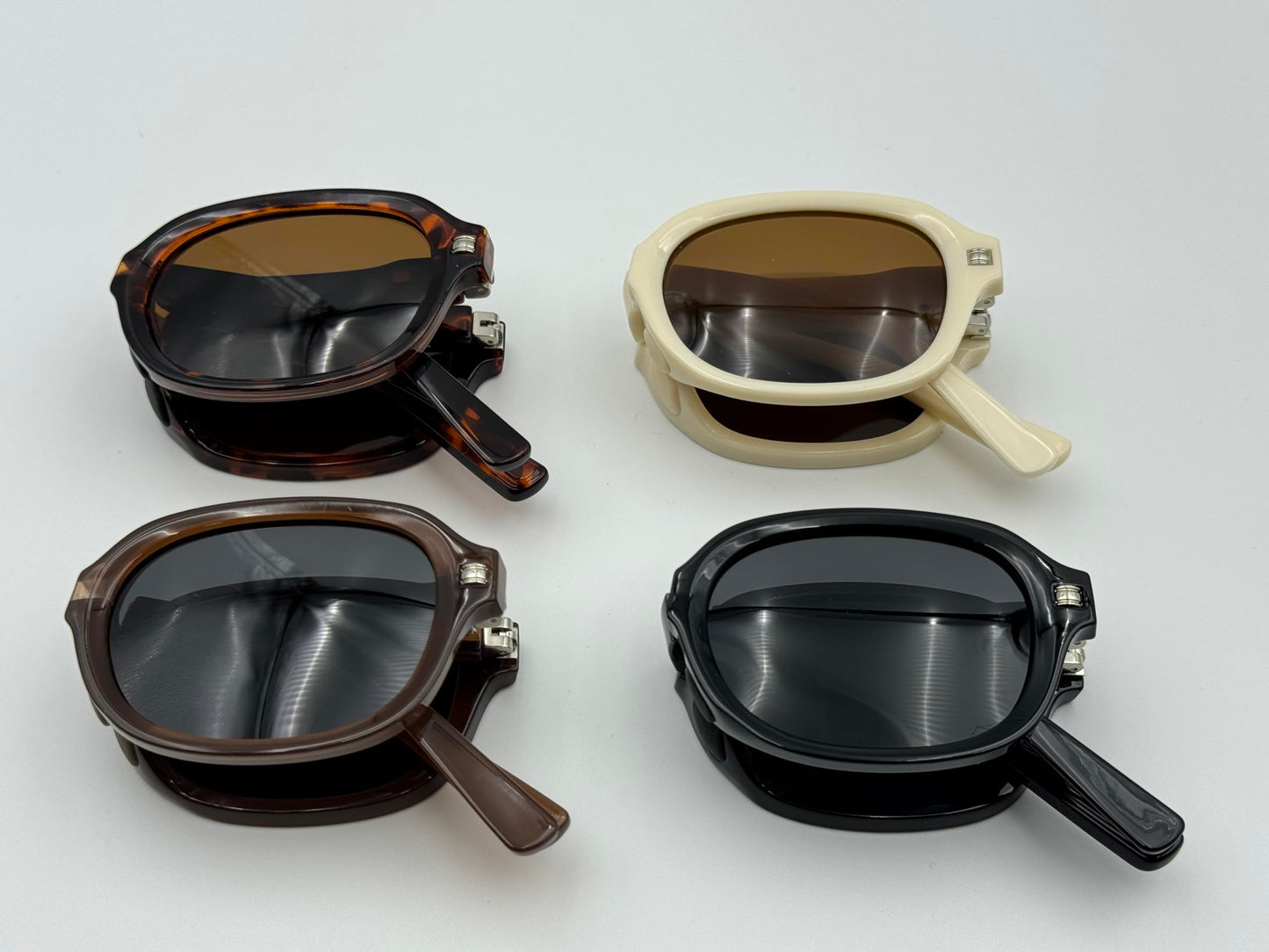 Folded sunglasses with UV protection for both men and women, suitable for fishing, beach, driving(White)