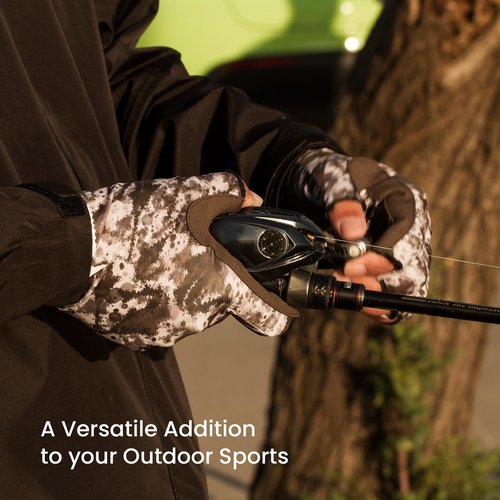 Pristis UPF 50+ Fishing Fingerless Gloves, UV Protection Breathable Thin Half-Finger Sun Gloves for Men Women Boys Kids Kayaking Paddling Hiking Sailing Canoeing Saltwater (Jungle CAMO, S - M)