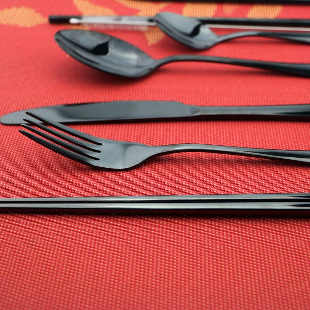 8 Pieces Stainless Steel Mirror Poblished Flatware Set Reusable Cutlery Set Travel Utensils Set with Straws for Camping Office or School Lunch,Dishwasher Safe (Rose Gold)