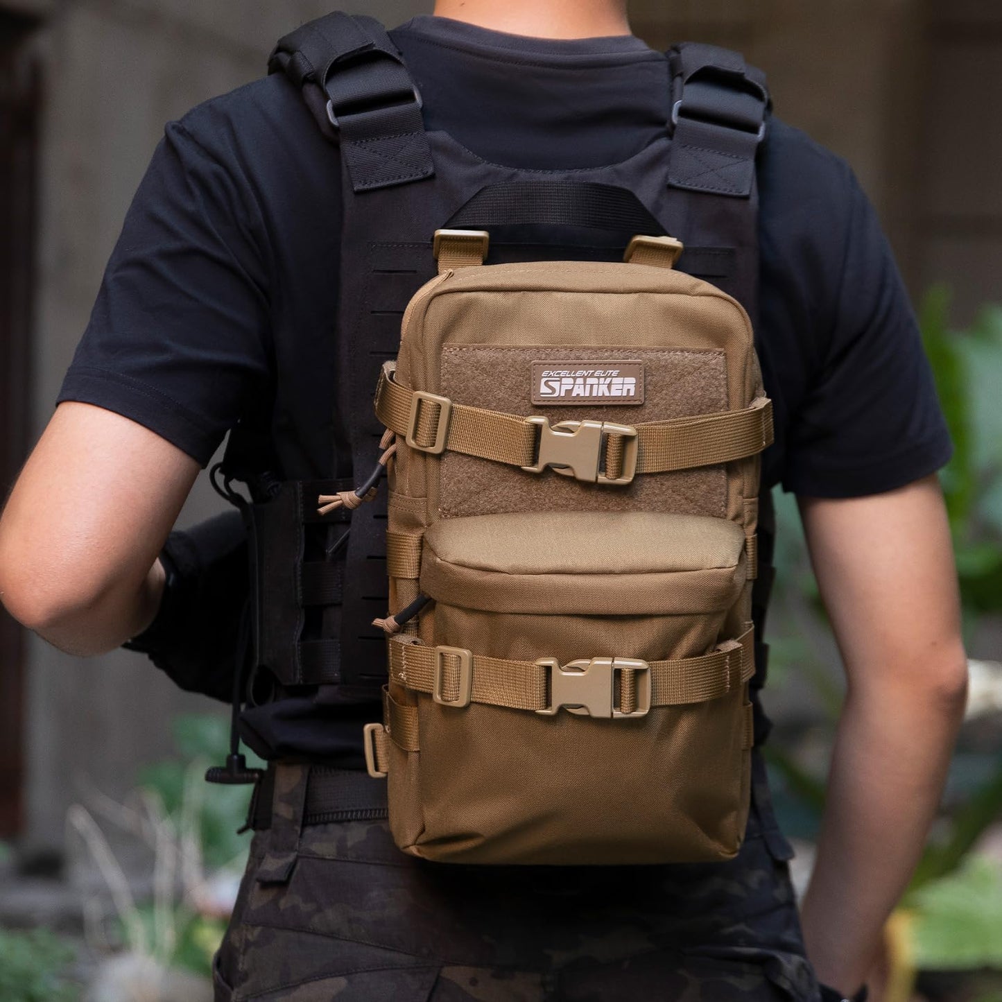 EXCELLENT ELITE SPANKER Tactical Small MOLLE Hydration Pack Water Bladder Carrier Pack for Tactical Vest Backpack Plate Carrier (Coyote Brown-Nylon)