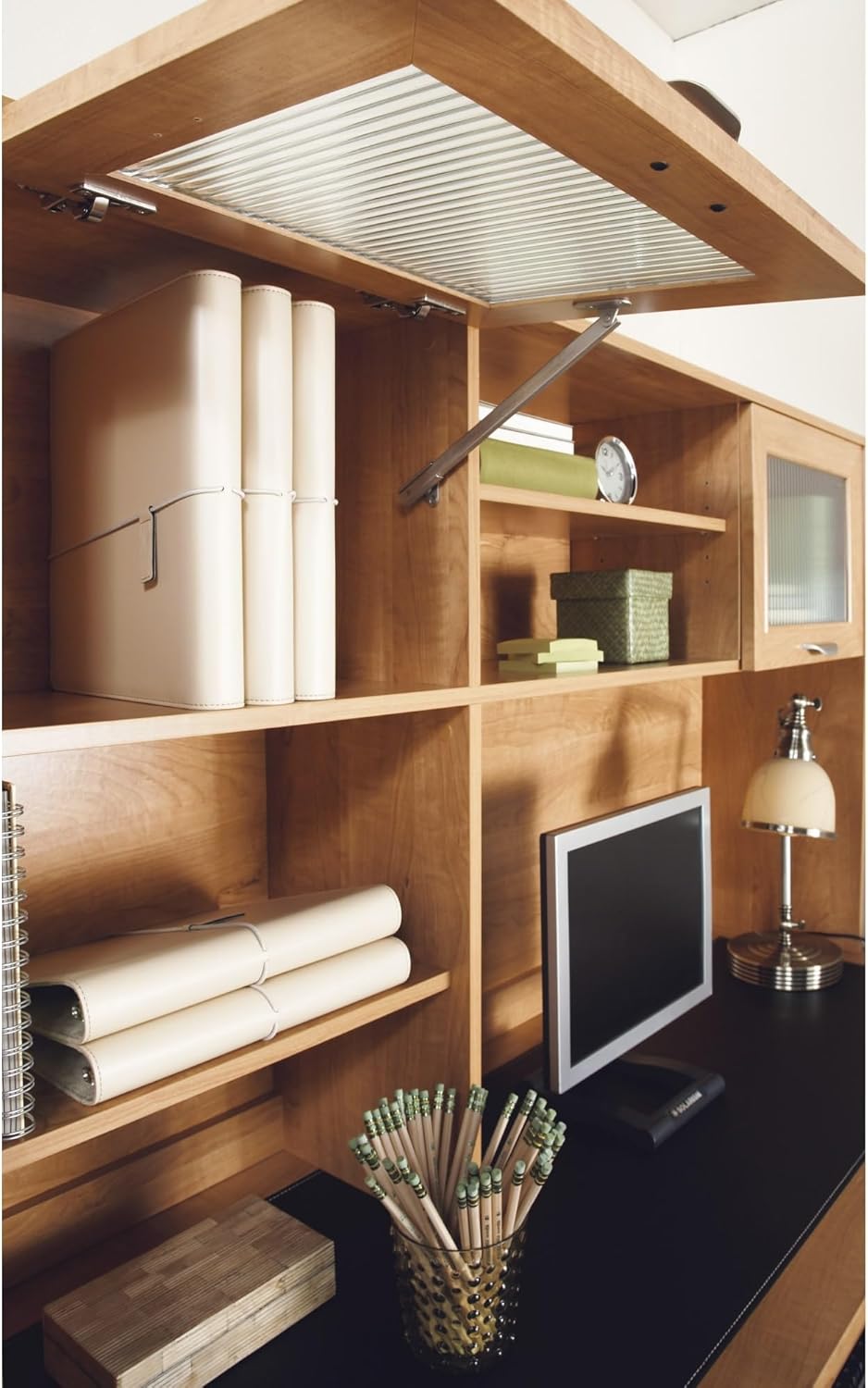 Realspace® Magellan Hutch For Corner/L-Desk, Honey Maple