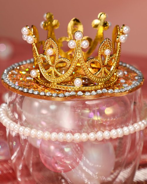 Toykee Lid Plate Topper for Stanley Cup 40 oz - Gold Crown Cute Decoration Accessories for Tumbler, Woter Botter Glitter Bling Decor for Women Girls