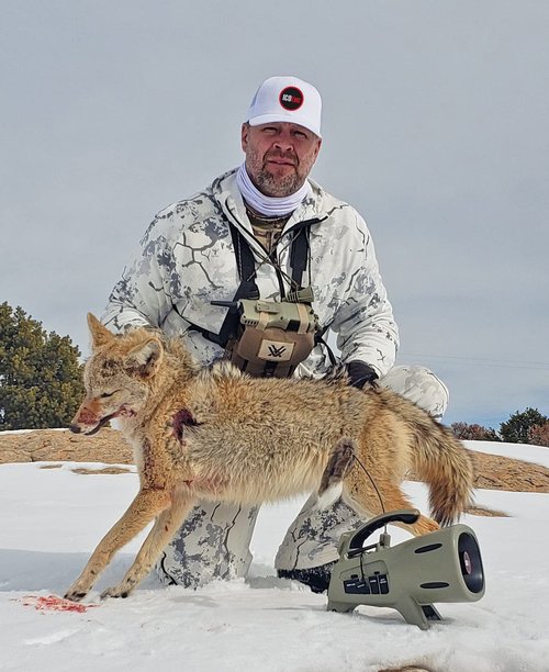 Icotec Outlaw+ Professional Predator Call/Decoy Combo with Bluetooth & C4 Rechargeable Lithium Battery