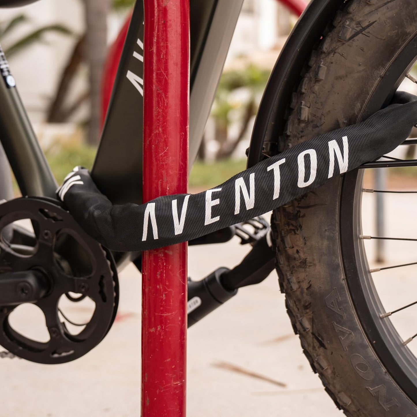 Aventon 8mm Thick Chain Lock, 47inch Heavy Duty Anti Theft Bicycle Lock, Equipped with a Waterproof and Scratch-Resistant Nylon Cover, Suitable for Bicycle, Motorcycle,Tricycle, Fence, and Door.