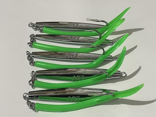 PESCALOX 5Pcs Diamond Jigs A27 3oz Green with 9/0 Hook