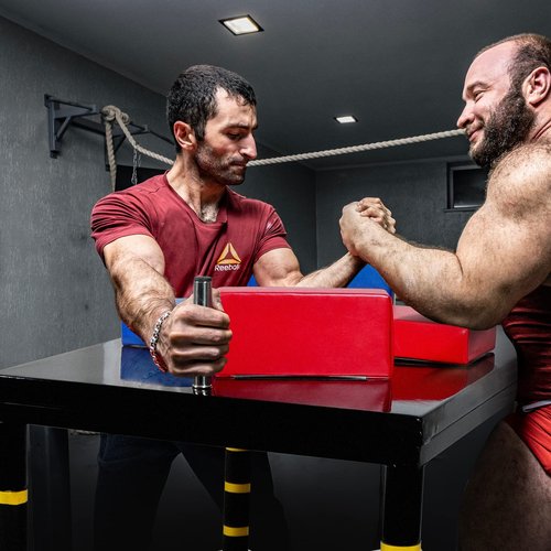 INNOLIFE Arm Fighting Competition Table，Professional Arm Wrestling Table, Standard Duo Training, Blue Red