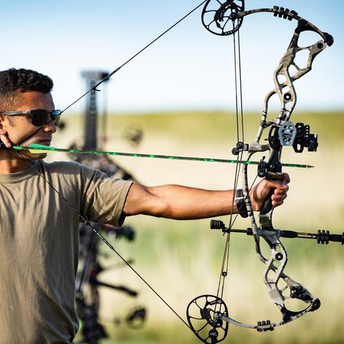 TOPARCHERY 30" Carbon Hunting Arrows Camo Shaft with 3" TPU Vanes and Removable Tips - 500 Spine Practice Target Arrows for Compound & Recurve Bow&Long Bow (Green&Yellow)