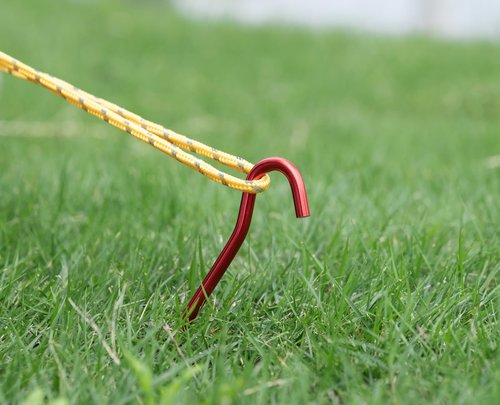 GOTTE 12 PCS Metal Tent Stakes Tent Pegs with Hook for Camping Ground Rug Party Tarp (7 Inch)