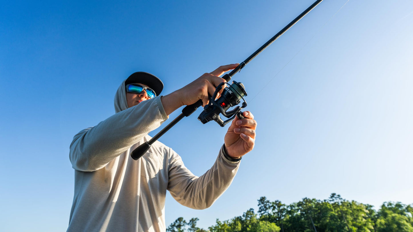 Abu Garcia Max SX Size 4000 Spinning Fishing Reel, High-Performance Freshwater Reel, A-Symmetric Carbon Frame and Rotor, Durable & Lightweight Construction, Max Drag of 14lb | 6.4kg