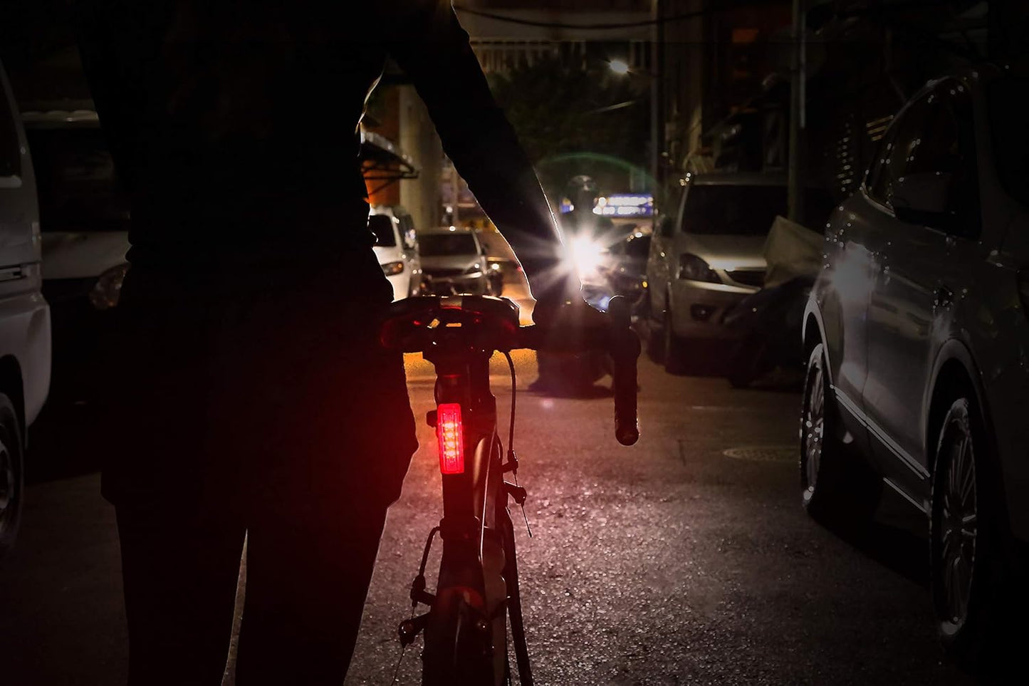 Auto-Sensing Rear Light G2 -Super Bright LED Bike Tail Light - Auto On/Off & Deceleration Flash by Motion Sensing - USB Rechargeable - IPX5 - Made in Taiwan