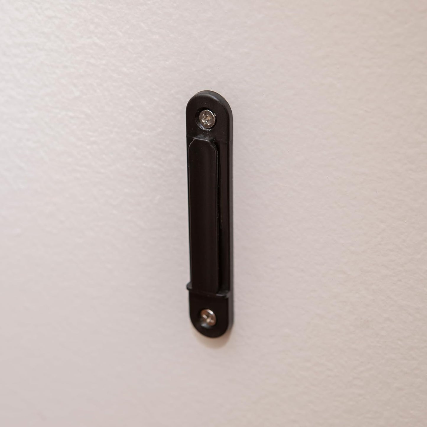 US Weight U2501 Wall Mount with Retractable Belt – 13' Black