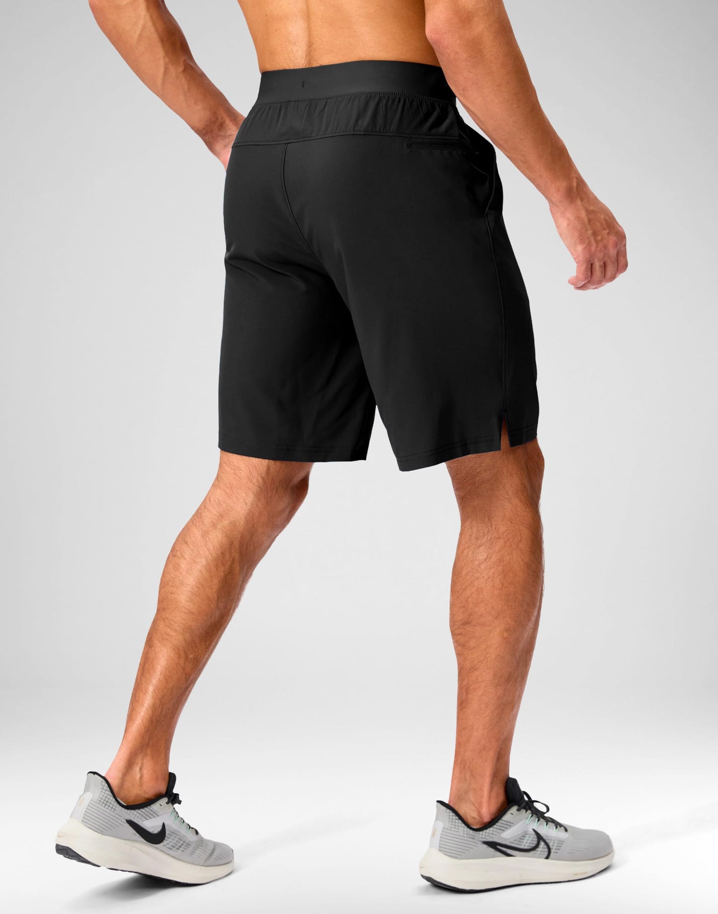 Soothfeel Men's Running Shorts with Zipper Pockets 9 Inch Lightweight Quick Dry Gym Sports Athletic Workout Basketball Shorts for Men (Black, L)