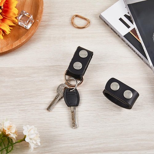GORGECRAFT 2Pcs Black Leather Belt Keepers Loop Stays Belt End Holder Retainer with 2PCS Iron D Rings Belt Loop Keepers Keychain for Belt Fixing Outdoor Sports Men Women