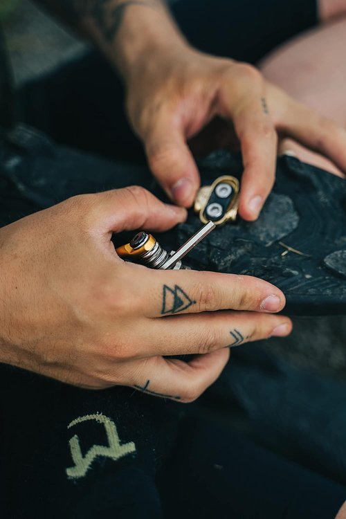 Crankbrothers Multi Tool M 17 Bike Tool - MTB Multi-Tool Gold - 17 bicycle tools (17 in 1 tool), ergonomic and lightweight